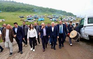 Şenlikte Başkan Güler’e sevgi seli