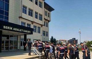 Serik’te aranan 7 hükümlü JASAT ekiplerince yakalandı