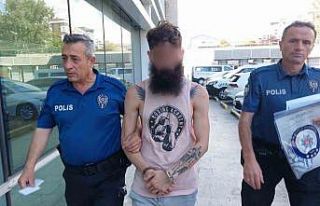 Sevgilisinin akrabasını bıçakladı