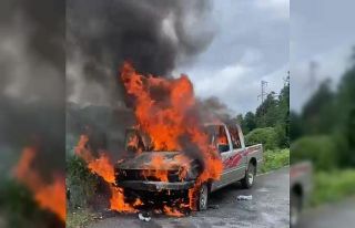 Seyir halindeki araç alev topuna döndü