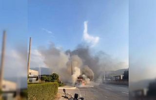 Seyir halindeki kamyonet bir anda alev topuna döndü