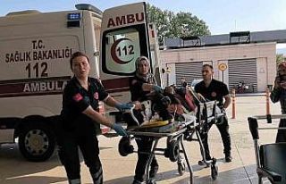 Seyir halindeki kamyonetten düşerek ağır yaralandı