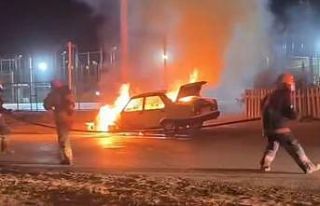 Seyir halindeki Tofaş otomobil alev topuna döndü