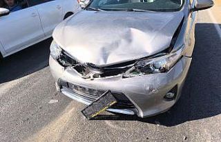 Siirt’te 2 araç çarpıştı