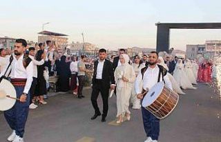Siirt’te 40 çift toplu nikahla dünyaevine girdi