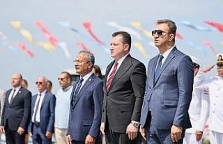 Silivri’de deniz şehitlerini anma programı düzenledi