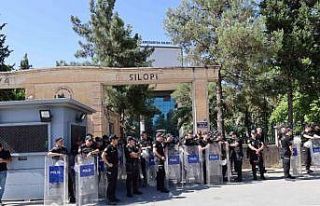 Silopi’de DEM Parti yürüyüşüne tepki gösteren...