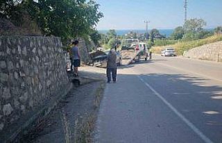 Sinop’ta otomobil duvara çarptı: 1’i bebek 3...