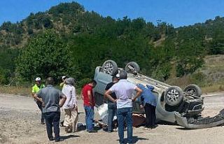 Sinop’ta otomobil takla attı: 3 yaralı