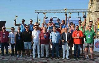 Sinop’ta plaj voleybolu turnuvası sona erdi