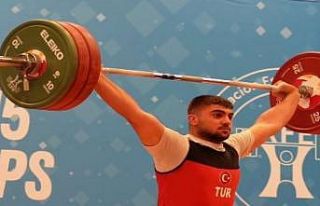 Şırnaklı halterci Sefkan Sümen’den Avrupa rekoru...