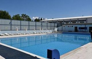 Söğüt’te yüzme havuzu hizmete açıldı