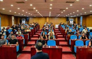 Stajyer öğrencilere iş sağlığı ve güvenliği...