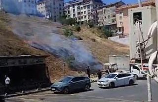 Sultangazi’de boş arazide çıkan yangın paniğe...