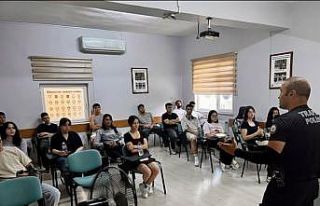 Sürücü kursunda motosiklet sürücülerine hayat...