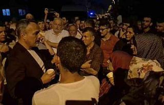 Susuz kalan 3 köyün sakinleri yol kapattı