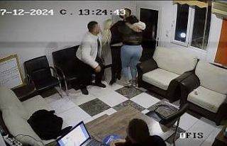 Taciz şüphelisini tekme tokat döven annenin öfkesi,...