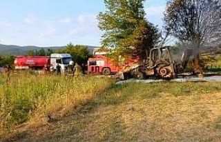 Tarlada ağaç sökümü yapan iş makinesi alev alev...