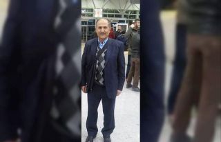 Tarladaki yangını söndürmek isterken alevlerin...