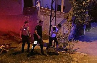 Tartışan 2 arkadaş birbirini bıçakladı: 2 yaralı