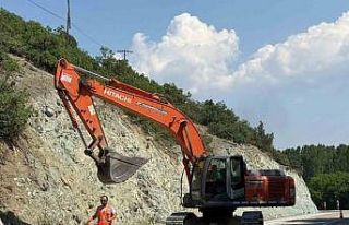 Tavşanlı-Çavdarhisar karayolunda çalışmalar...