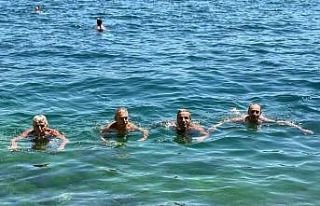 Termometreler 36 dereceyi gösterdi: Sıcaktan bunalan...