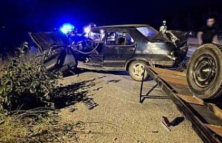 Tofaş’ın arkasına bağlanan aydınlatmasız römork...