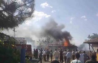 Tokat’ta çıkan yangında 1 ev ve 2 ahır küle...