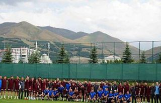 Trabzonspor’un Erzurum kampı başladı
