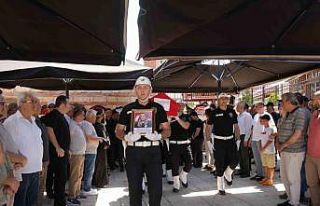 Trafik kazasında hayatını kaybeden komiser son...