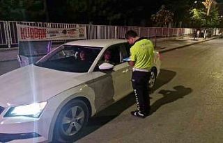 Trafik kurallarını ihlal eden 15 araç sürücüsüne...