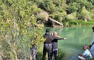 Tunceli’de çaya giren iki arkadaştan biri boğuldu,...