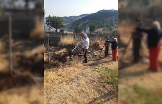 Tunceli’de otluk alanda çıkan yangın ekiplerin...