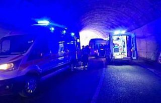 Tunceli’de tünelde trafik kazası: 8 kişi yaralandı