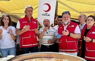 Türk Kızılay Manisa’dan 1000 kişiye aşure ikramı