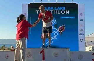 Türkiye’nin Maldivleri Salda Gölü’ndeki triatlon...