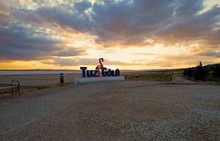 Tuz Gölü’nde mest eden gün batımı