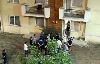 Üniversite öğrencisi yalnız yaşadığı apartın...