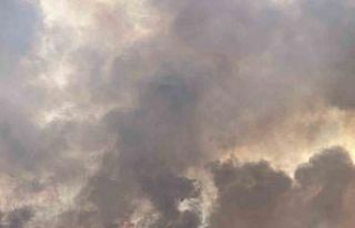 Uşak’ta devam eden orman yangınında hem tahliyeler...