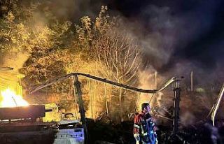 Uşak’ta tırın dorsesi alev alev yandı