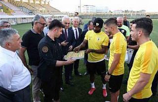 Vali Çakır, Muşspor’un antrenmanını izledi...