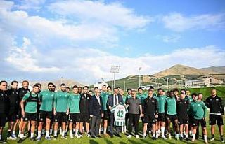 Vali Çiftçi, Konyaspor antrenmanını izledi