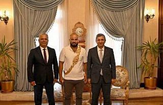 Vali Şahin, Kırkpınar başpehlivanını ağırladı