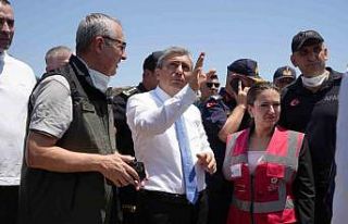 Vali Şahin: "Yangınlar şehir merkezlerinde...