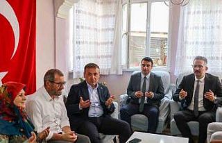Vali Sözer şehit Osman Er’in ailesini ziyaret...