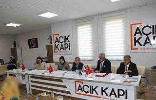 Vali Ziya Polat, Halk Günü Toplantısı’nda vatandaşları...