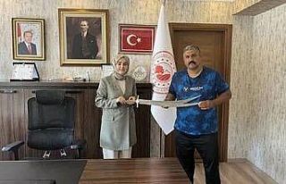 Yangın bölgesinde gönüllü mücadele edenler tebrik