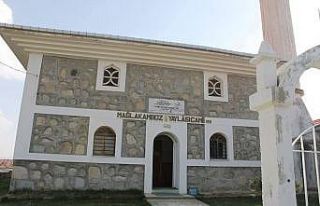 Yangın çıkan cami büyük hasar aldı, Kur’an-ı...