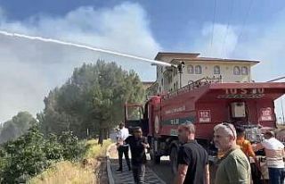 Yangının ilerlediği okul son anda kurtuldu