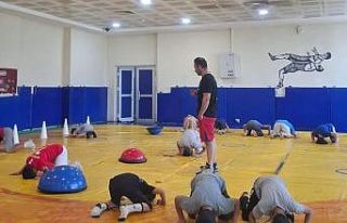 Yaz spor okullarıyla Muş’ta güreş kültürü...